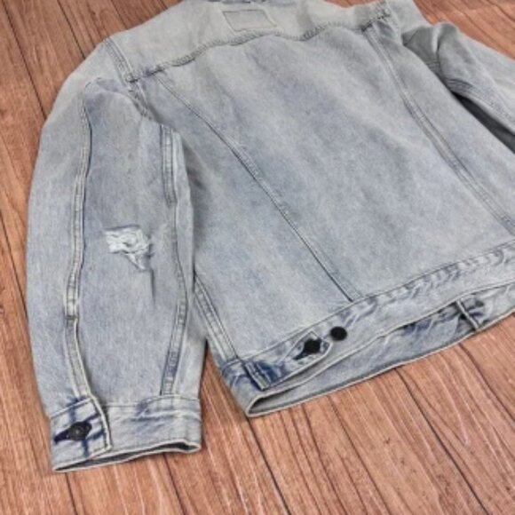 Vintage Levis Light Wash Denim Trucker Jacket Large Distressed Relaxed Fit Large - Picture 8 of 10